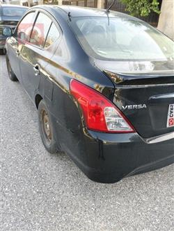 نيسان فيرسا